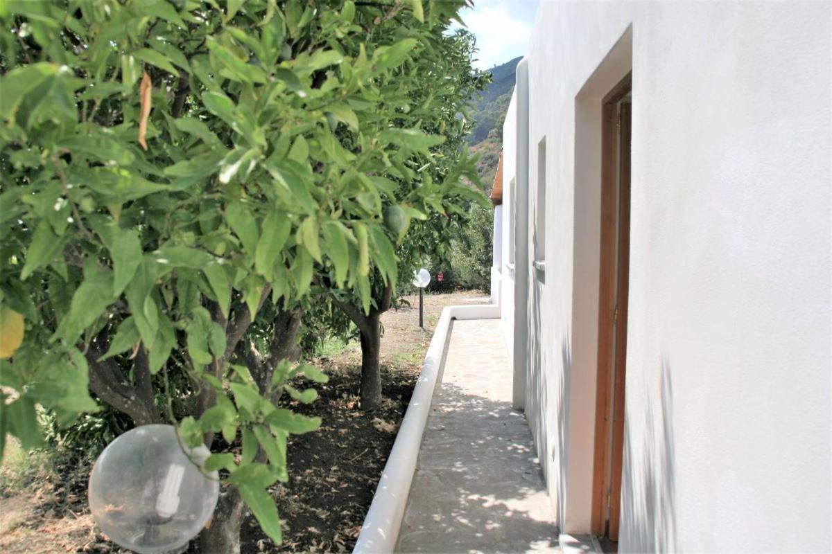 Case Al Mare - Terrazzi Panoramici E Ampio Giardino Santa Marina Salina Εξωτερικό φωτογραφία